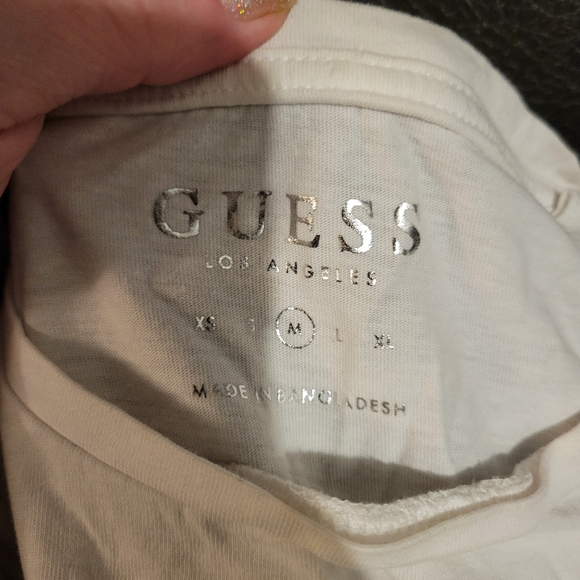 Guess Tee - Picture 2 of 2